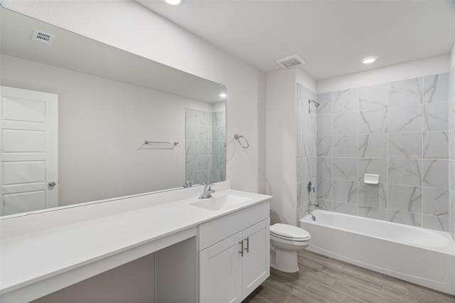 Building Photo - 429 Wydown Dr