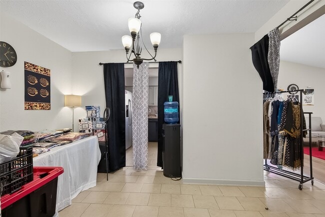 Building Photo - 10423 Permian Dr