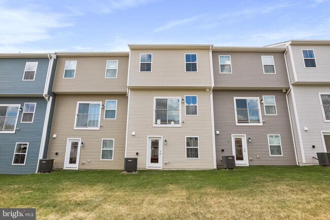 Building Photo - 102 Kinkade Ct