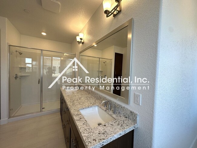Building Photo - Brand New West Roseville 4bd/3.5ba with Se...