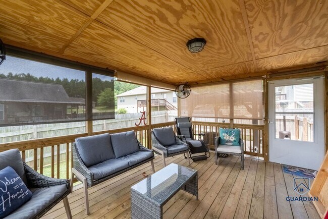 Building Photo - Lovely Southside subdivision living