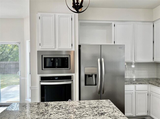 Building Photo - 16909 Dorman Dr