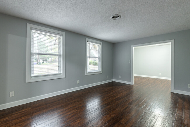 Building Photo - 2960 Tripp Ln