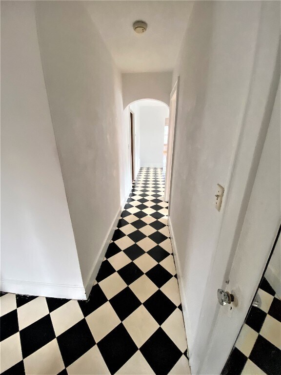 Building Photo - 105 Helen St