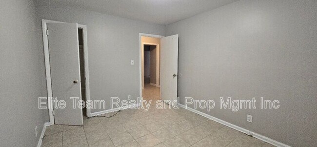 Building Photo - 1803 Darbrook Dr