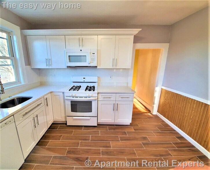 Primary Photo - 39 Waterhouse St