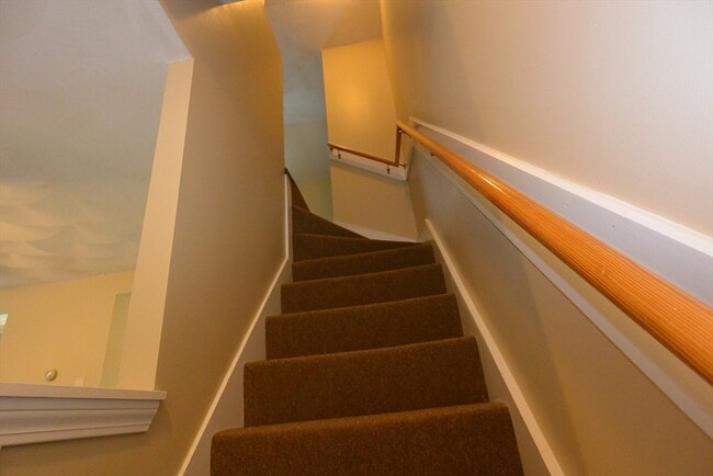 Building Photo - 152 Green St