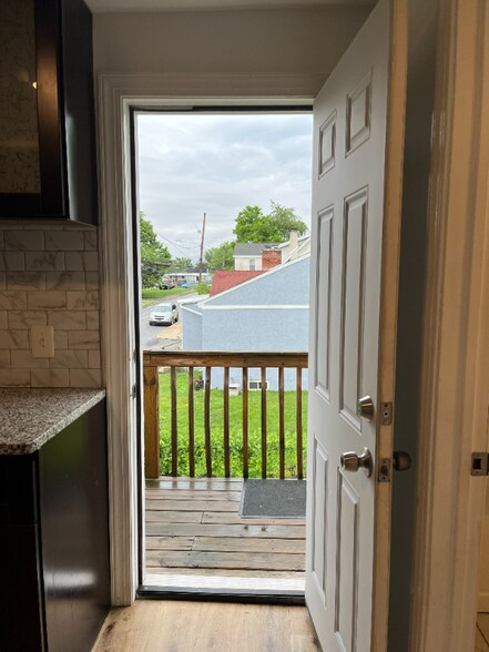 Building Photo - 1003 Clifton Ave