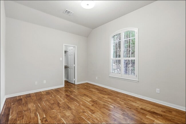 Building Photo - 14775 Holly Leaf Dr