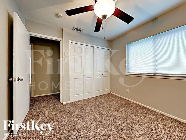 Building Photo - 4639 Nettleton Dr