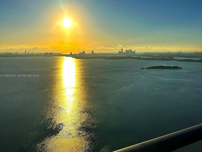 Building Photo - 3131 NE 7th Ave