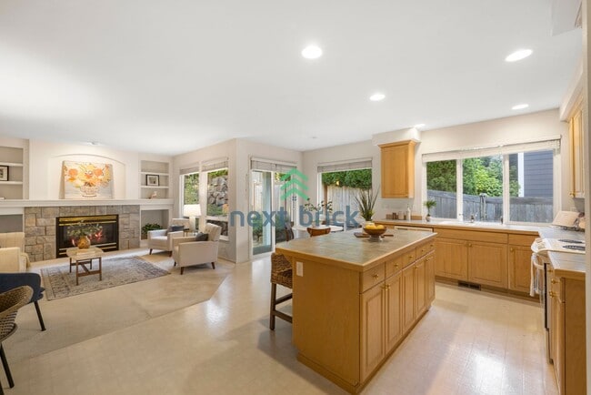 Building Photo - Stunning 3 BEDS & 2 BATH SINGLE FAMILY HOUSE FOR RENT