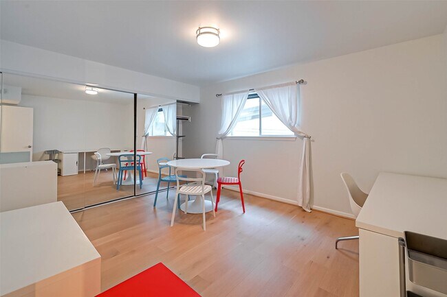 Building Photo - 39 River Hollow Ln