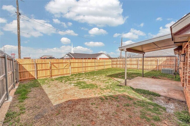 Building Photo - 2805 Shiloh Ln