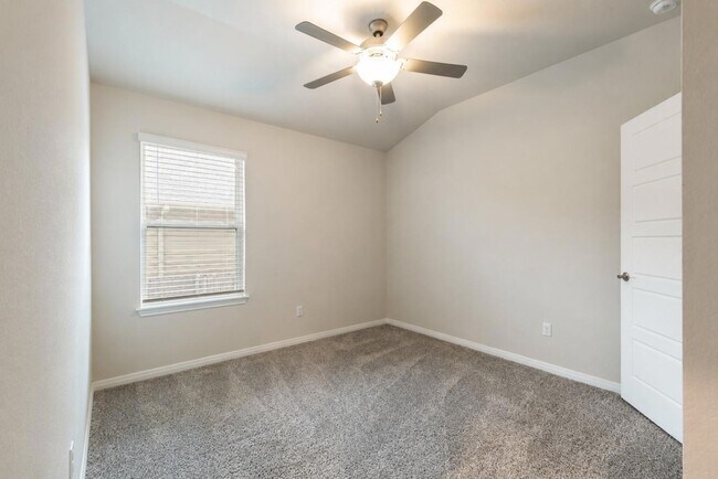 Building Photo - 613 Wild Spur Ln