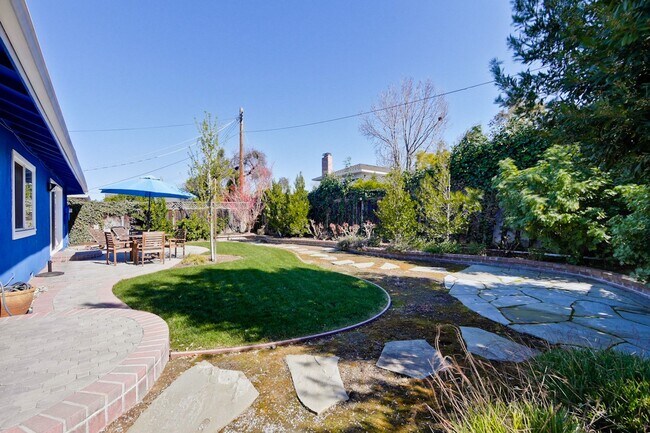 Building Photo - Wow! What a Great Home! Available Soon!