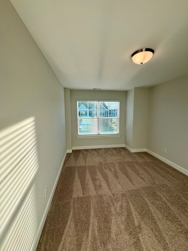 Building Photo - New Construction, 3BR/2.5 Bath Townhouse i...