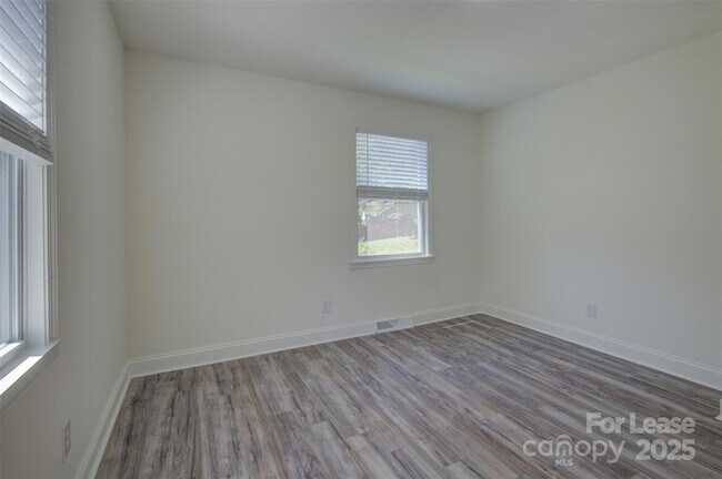 Building Photo - 3900 Rhodes Ave