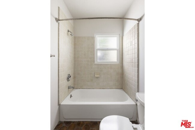 Building Photo - 11269 La Maida St