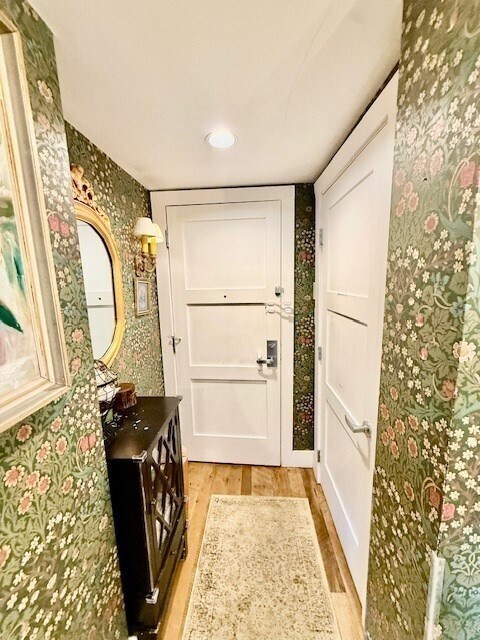 Building Photo - 480 Commercial St