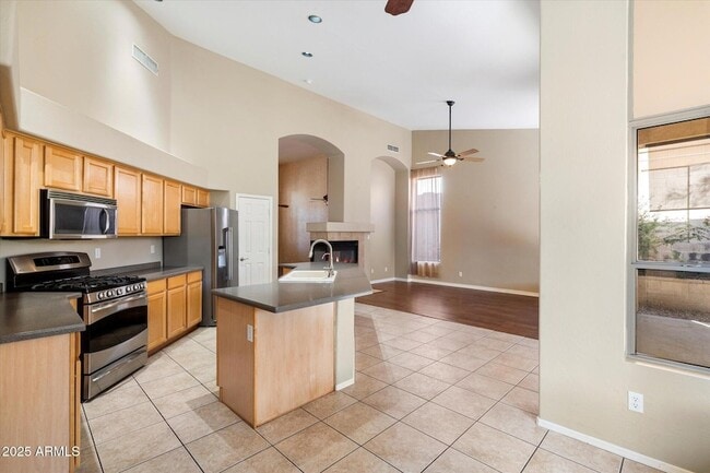 Building Photo - 4823 E Barwick Dr