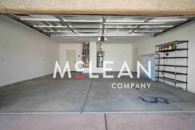Building Photo - 3 Bed & 3 Bath Home with Private Pool & Spa