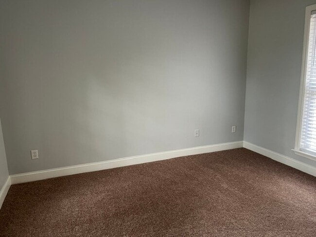 Building Photo - 127 Chesapeake Ct