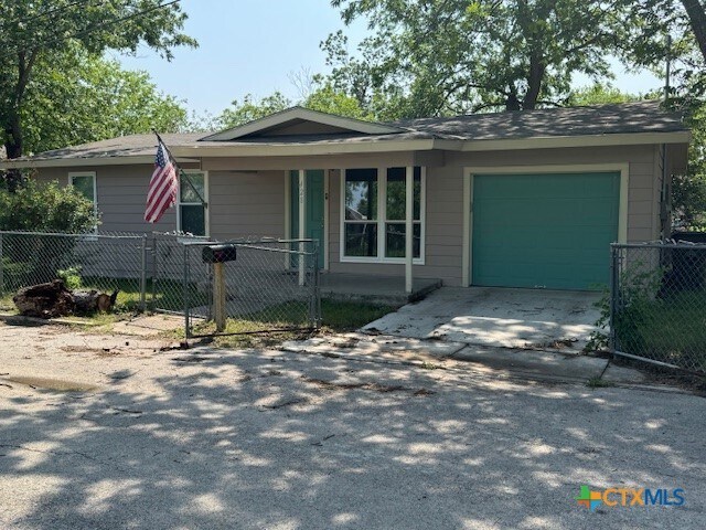 Building Photo - 428 Aguila St