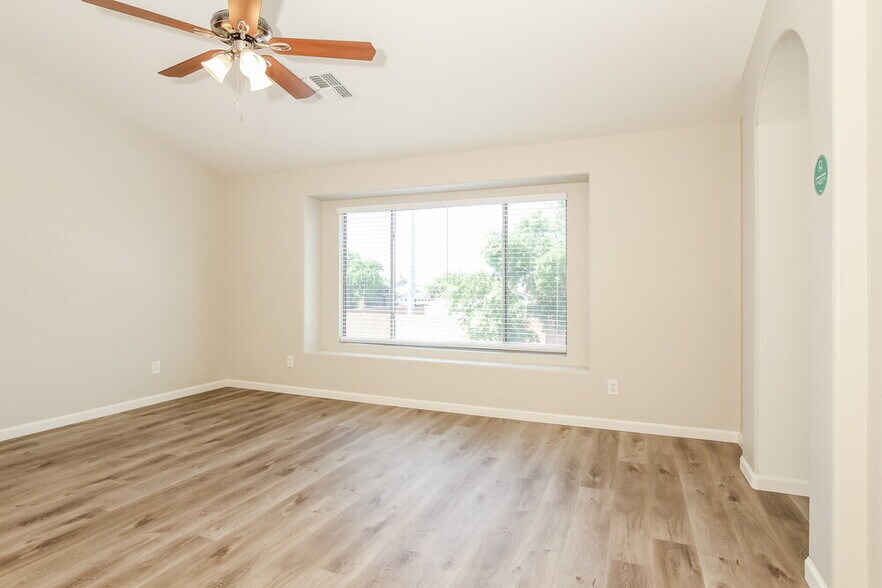 Building Photo - 3918 Escuda Dr