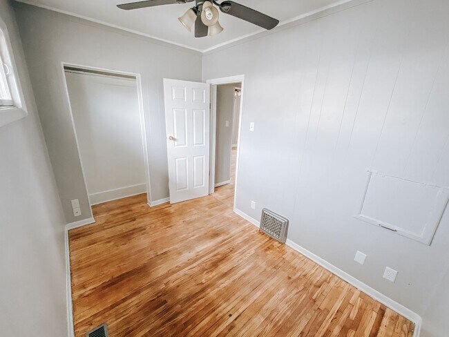 Building Photo - 3 Bedroom, 2 Bath House
