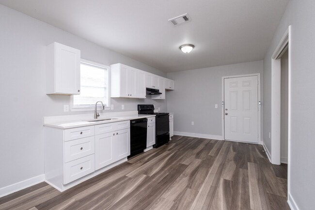 Building Photo - 1624-1626 Brown