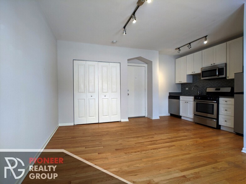 Building Photo - 2838 W Palmer St