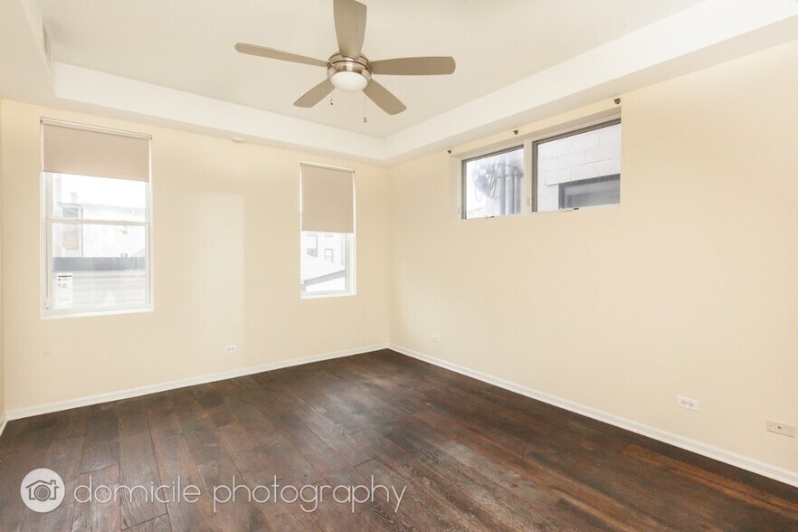 Building Photo - 2317 W Wolfram St