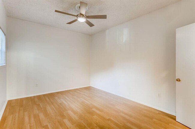 Building Photo - 114 E 31st St