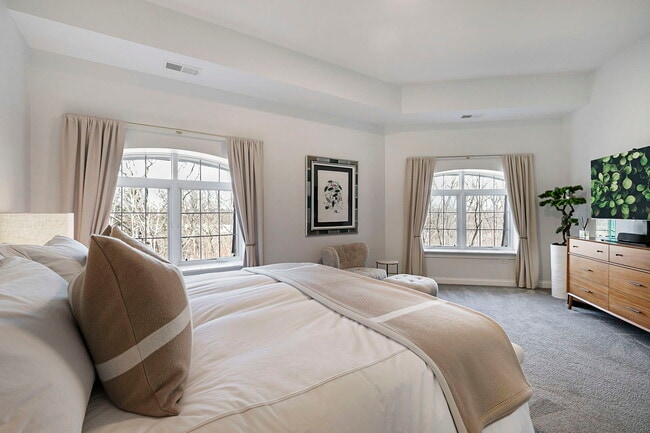 Building Photo - 1800 Amberley Ct