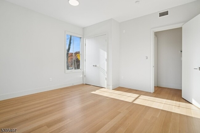 Building Photo - 75 Midland Ave