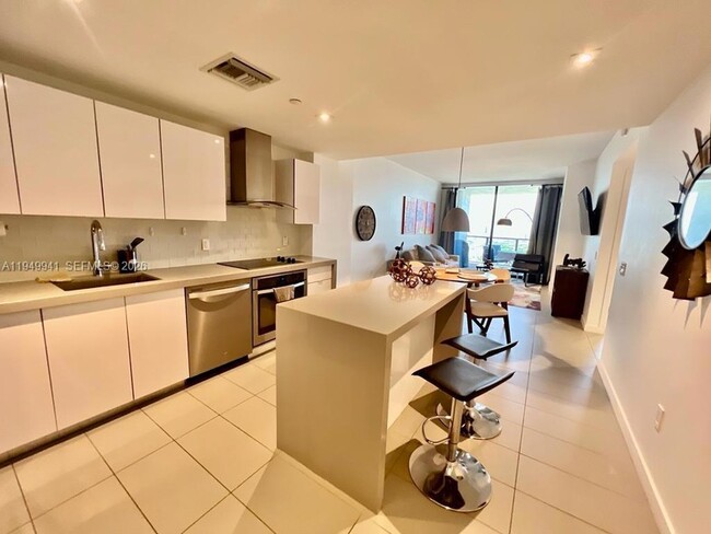 Building Photo - 1600 NE 1st Ave