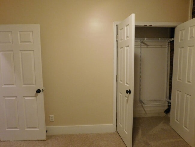 Building Photo - 216 Middle St