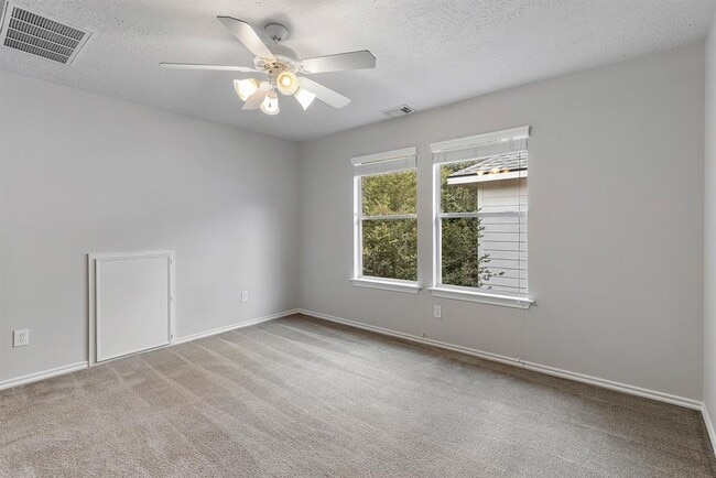 Building Photo - 18111 Stone Trail Manor Dr