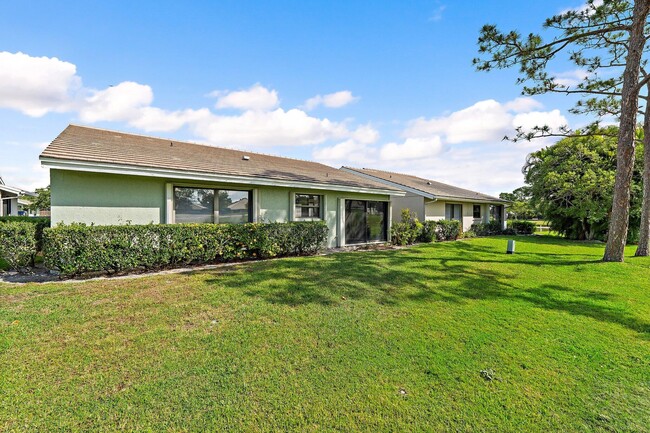 Building Photo - 2711 SW Egret Pond Cir