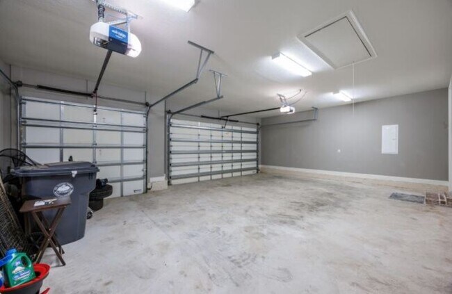 Building Photo - 77 Perimeter Pl