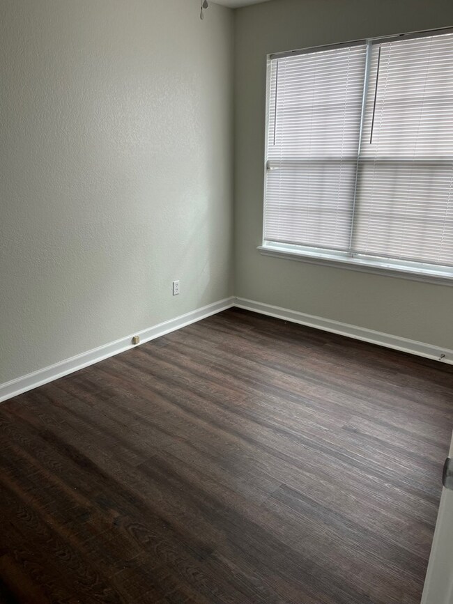 Building Photo - 119 Hambleton St