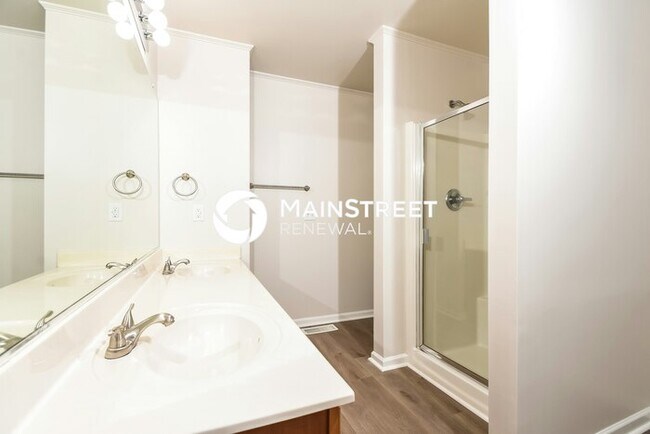 Building Photo - 3 Bedroom Pet-Friendly Home in GREENSBORO,...