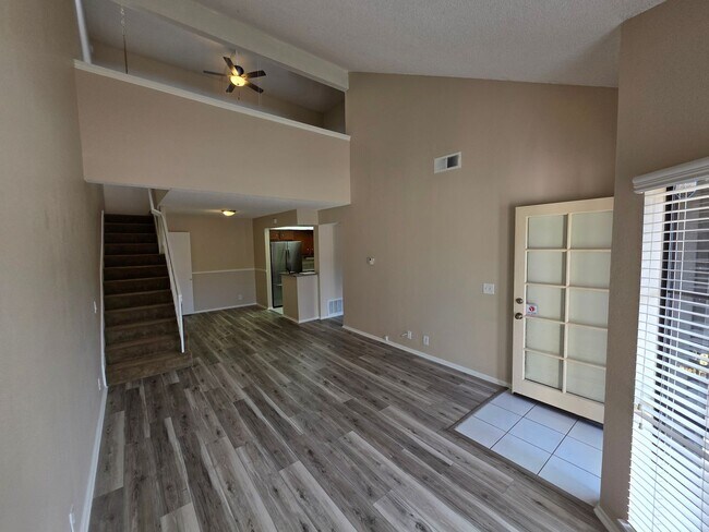 Building Photo - Beautiful Upgraded "Westside" Condo!