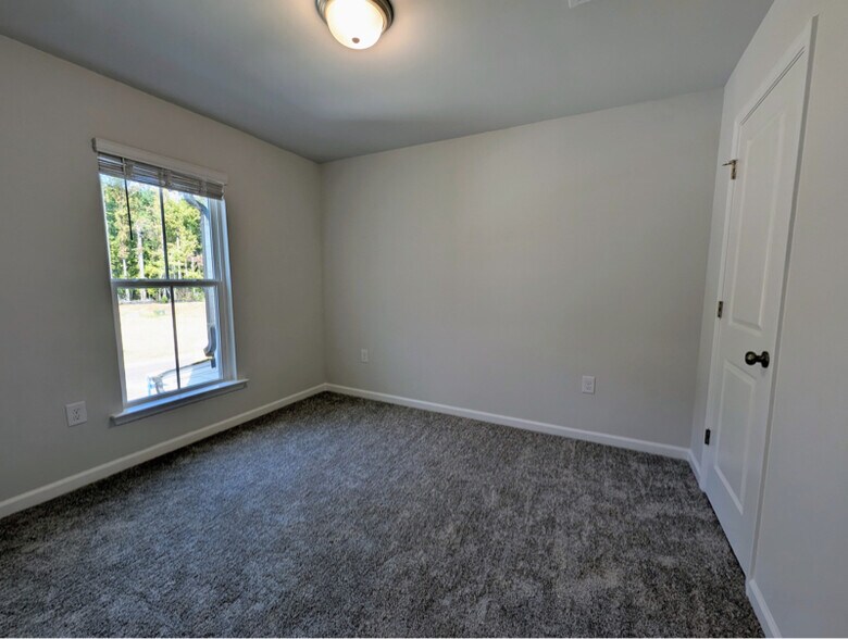 Building Photo - 246 Broomside Ave