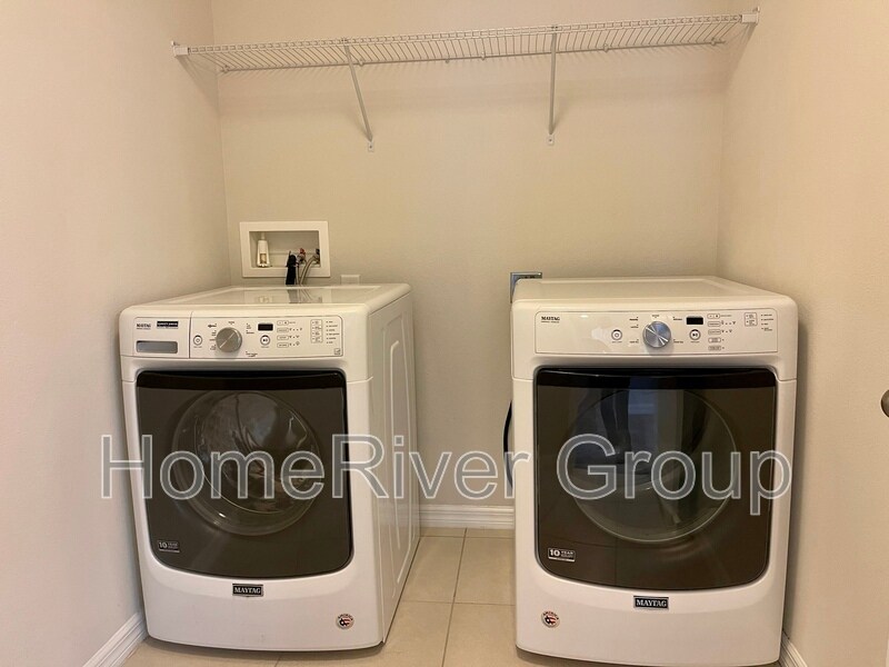 Building Photo - 11310 Leland Groves Dr