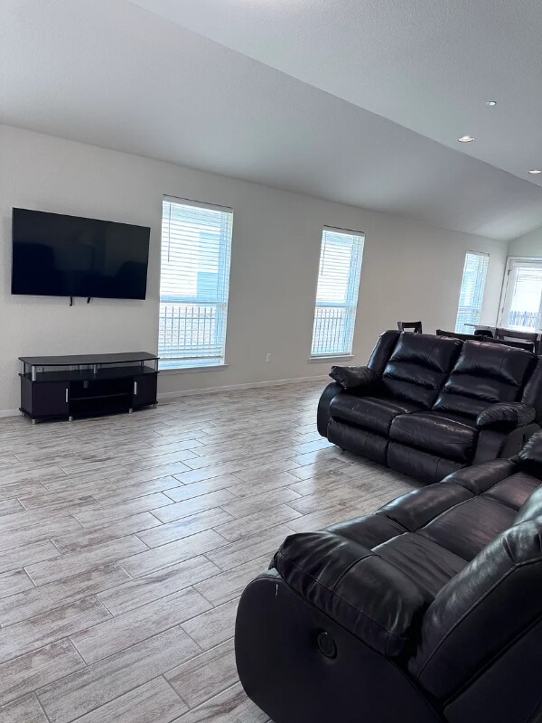 Building Photo - 2800 Joe Dimaggio Blvd