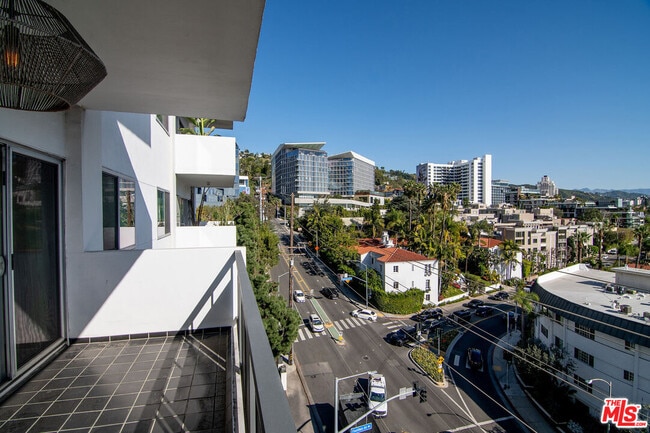 Building Photo - 1155 N La Cienega Blvd