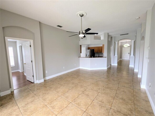 Building Photo - 15524 Lake Bella Vista Dr