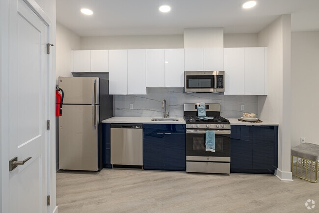 Studio - 536SF - Kitchen - The Gateway @ Dunellen